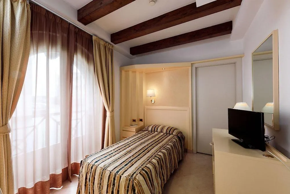 Hotel Giudecca Venezia 3*, Venice